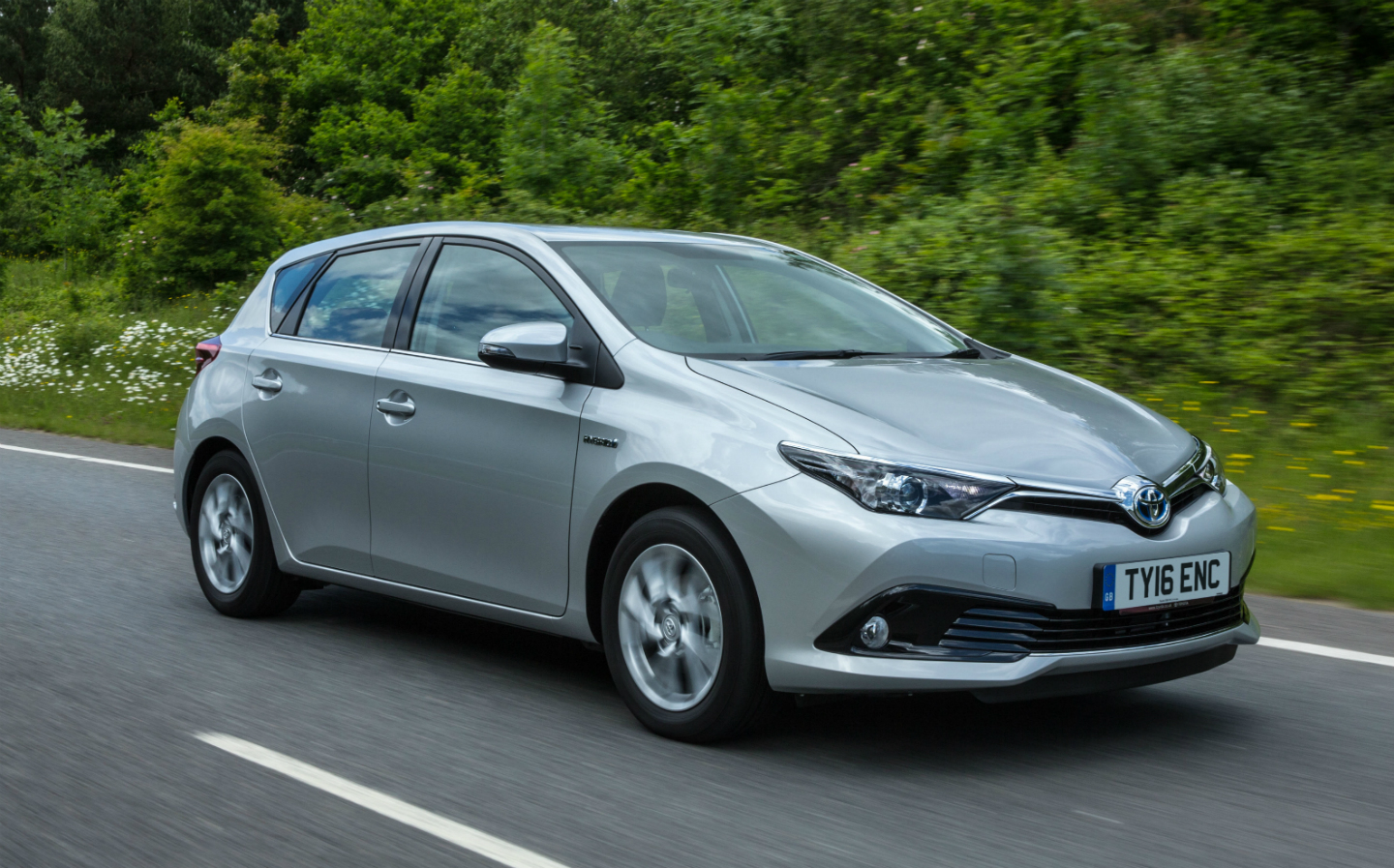 Toyota Auris Hybrid - Driving.co.uk From The Sunday Times