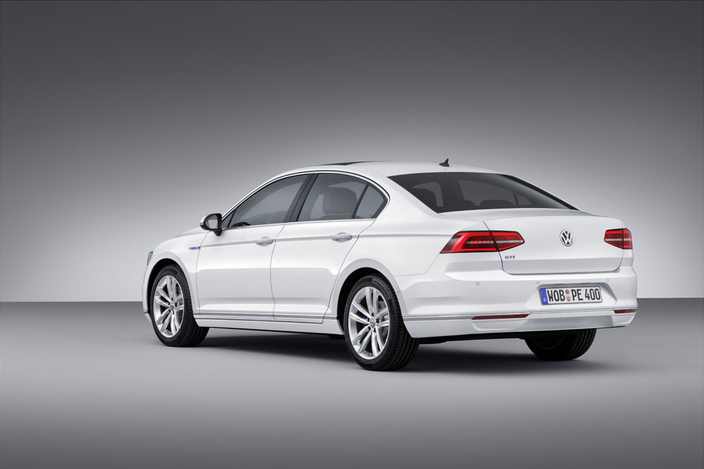 Volkswagen Passat GTE, 2014 Paris motor show