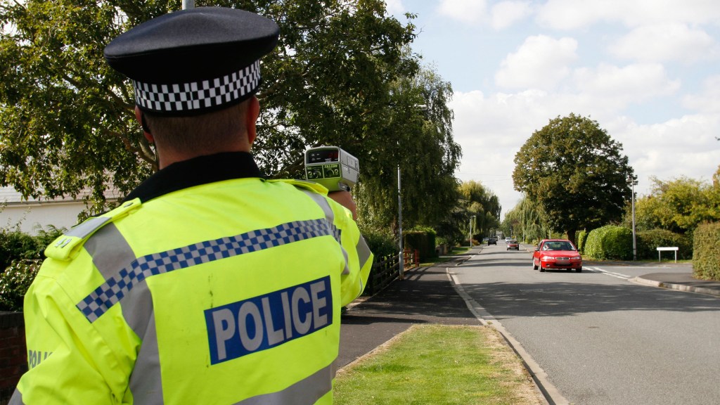 police-speed-gun-image-shot-2007-exact-date-unknown-driving-co-uk