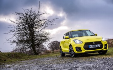 2018 Suzuki Swift Sport video review by Carwow's Mat Watson