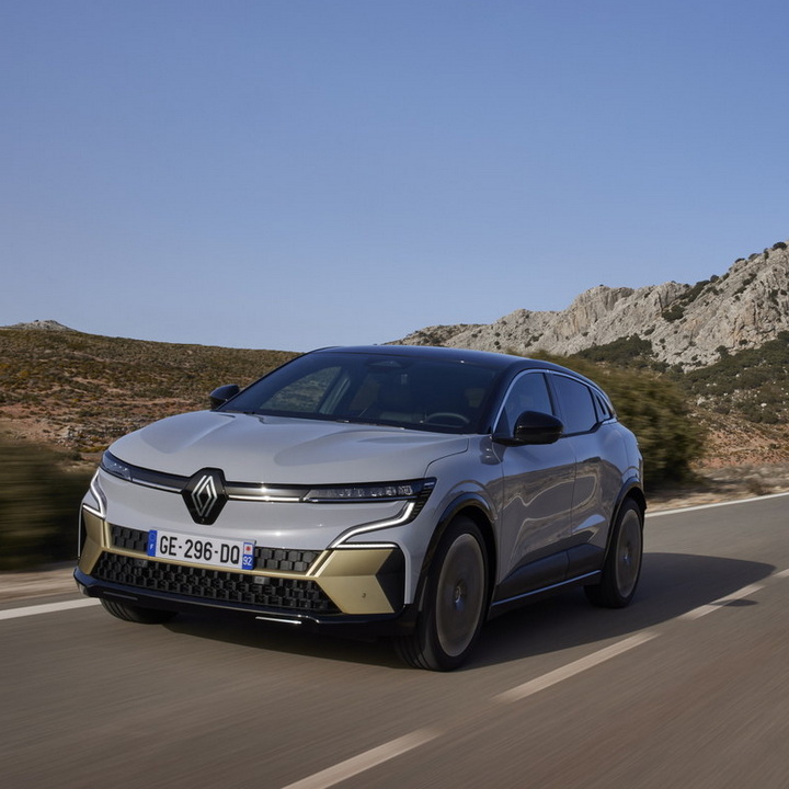 renault-megane-e-tech-electric-2022-022-square - Driving.co.uk from The ...