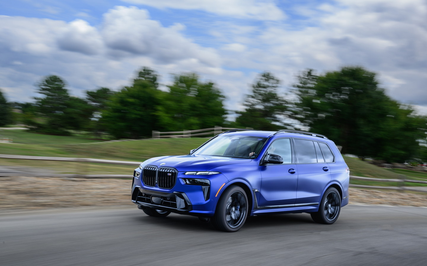 BMW X7 M60i review BMW’s biggest gets mildhybrid power and a face for