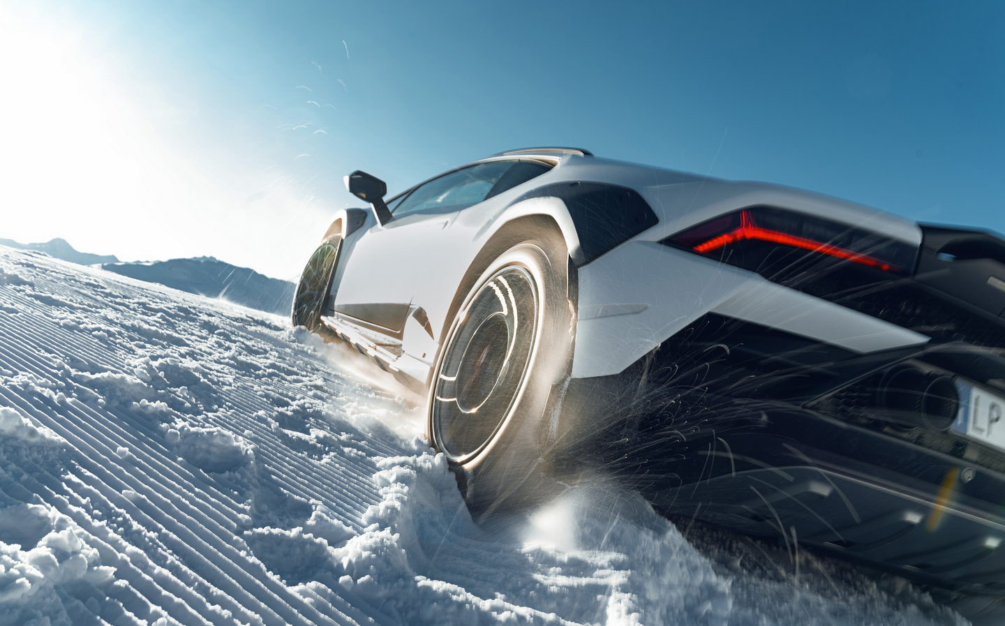 Watch Lamborghini Huracán Sterrato show off Rally mode on snow