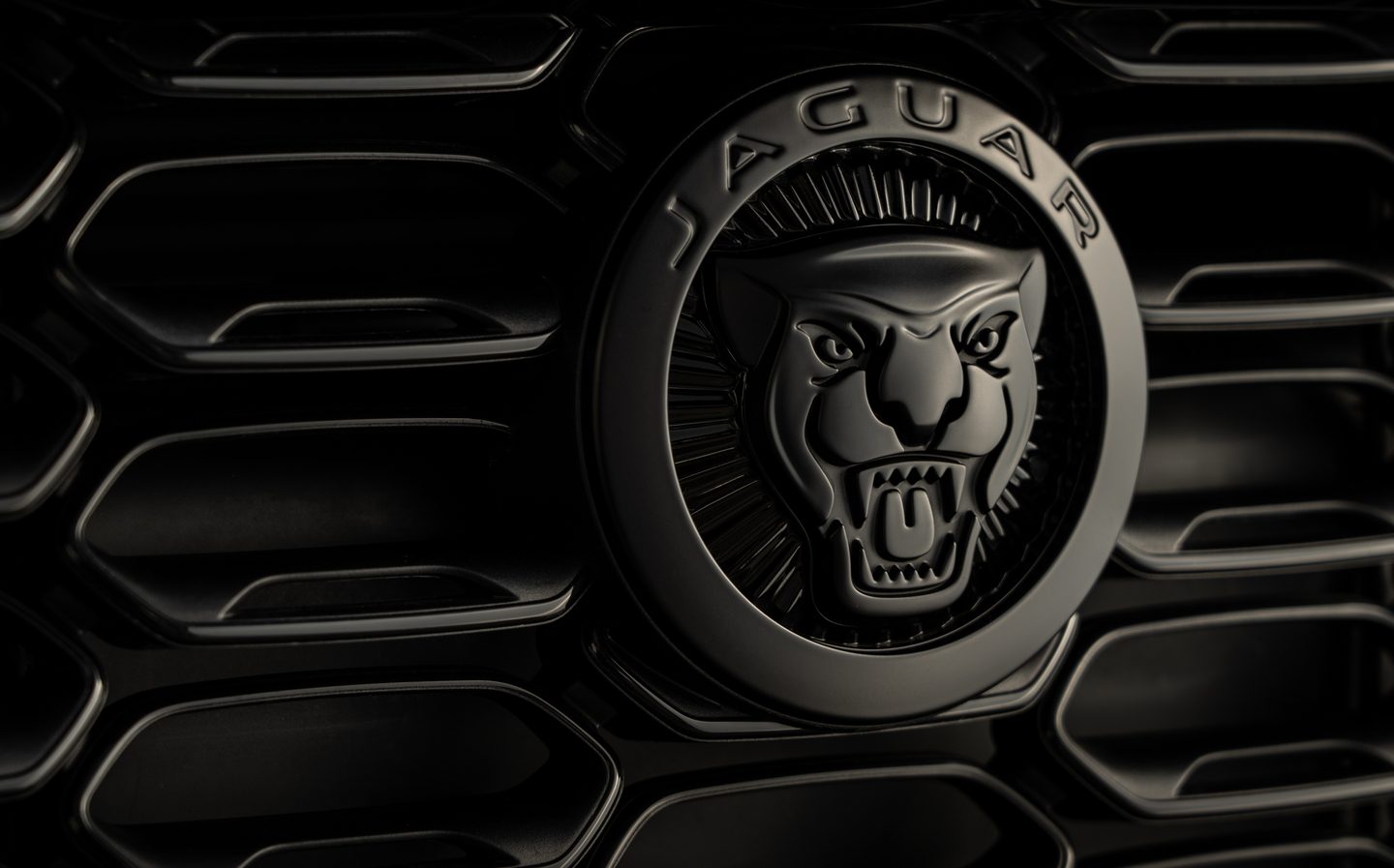 Jaguar marca presença em Gran Turismo 7 com versão Roadster - Motor Show