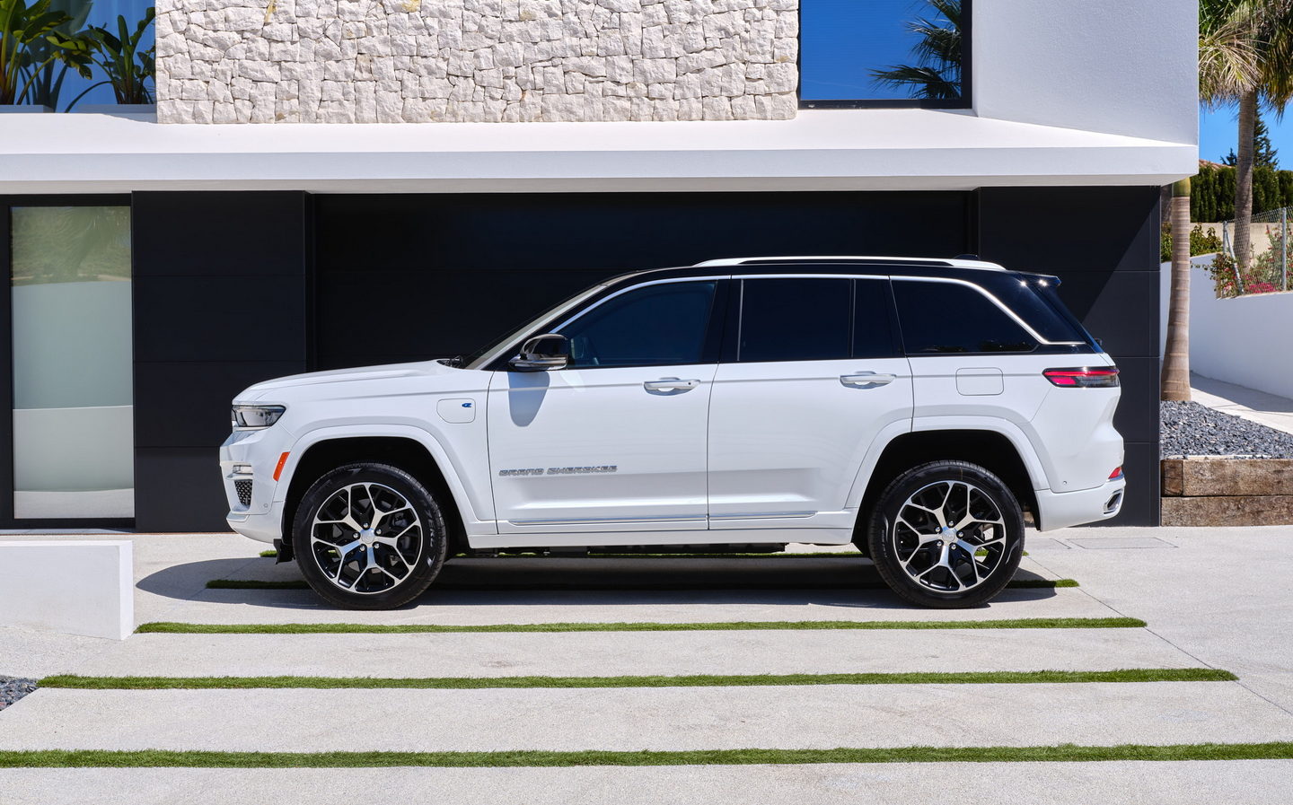 2024 Jeep Grand Cherokee 4xe Prices, Reviews, and Pictures