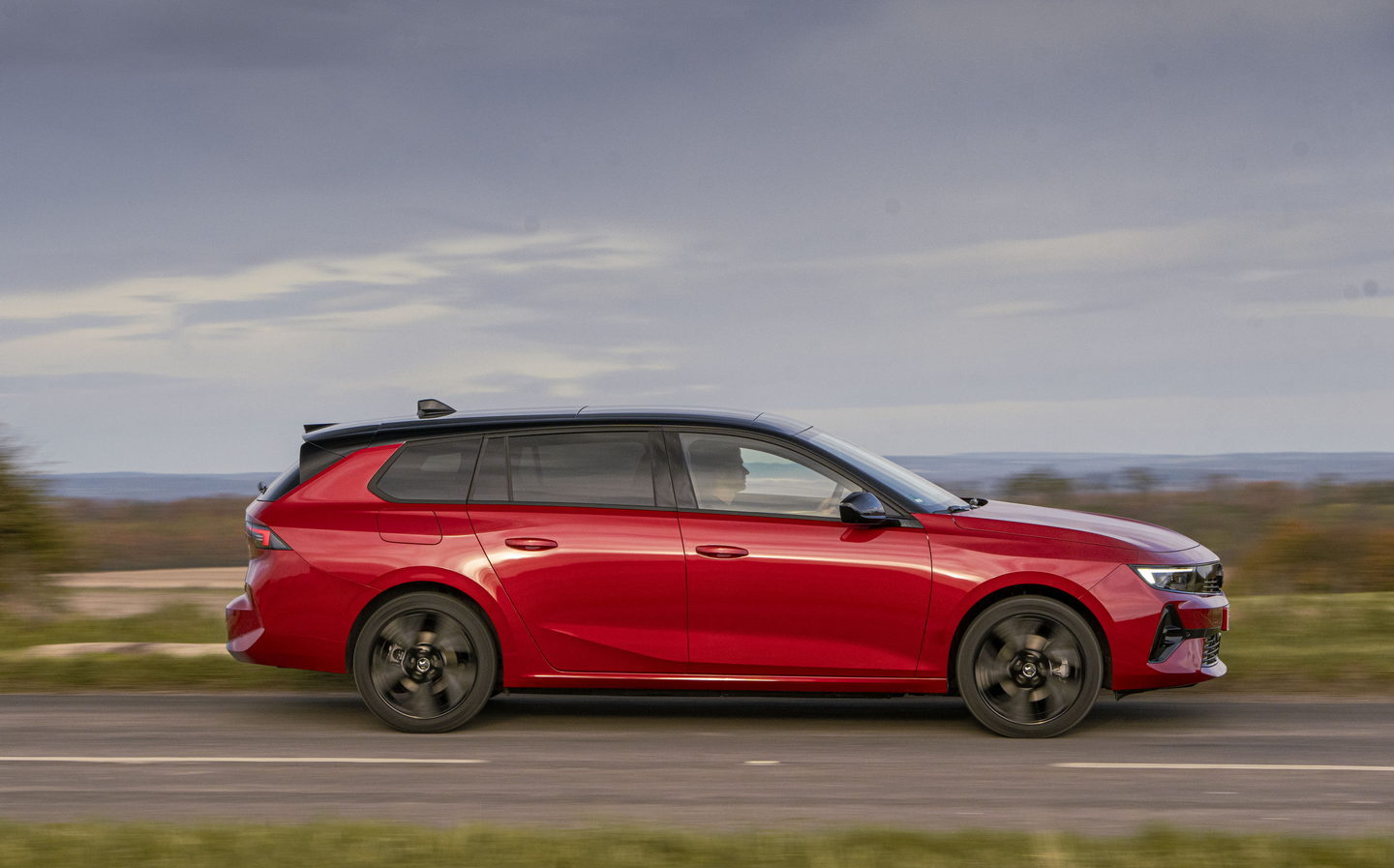 Vauxhall Astra Sports Tourer Electric 2024 Review: Clean-living Estate ...