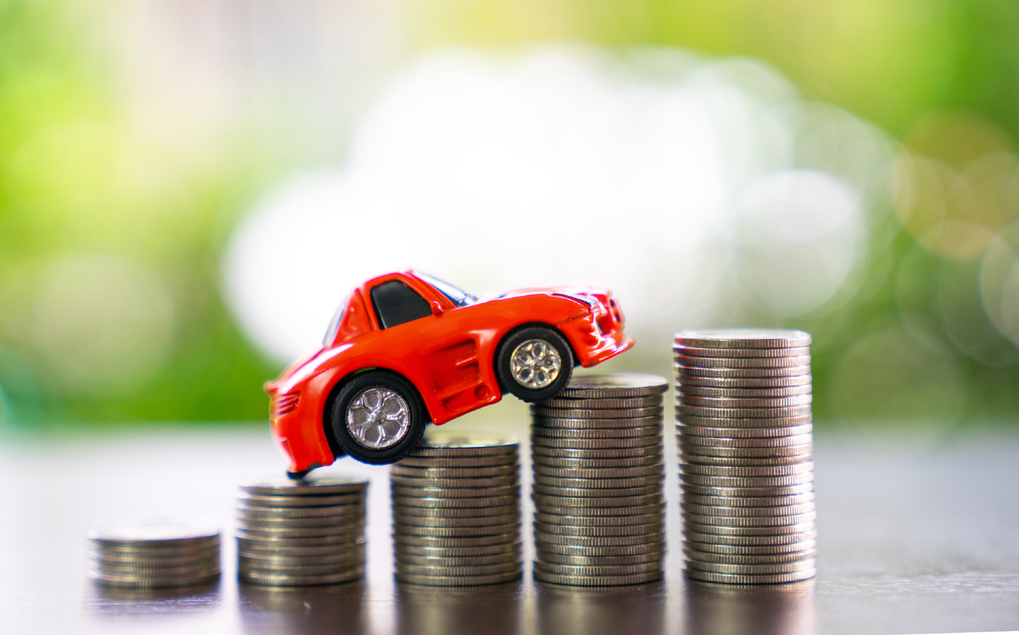 Average UK car insurance premium hits £1,000 a year