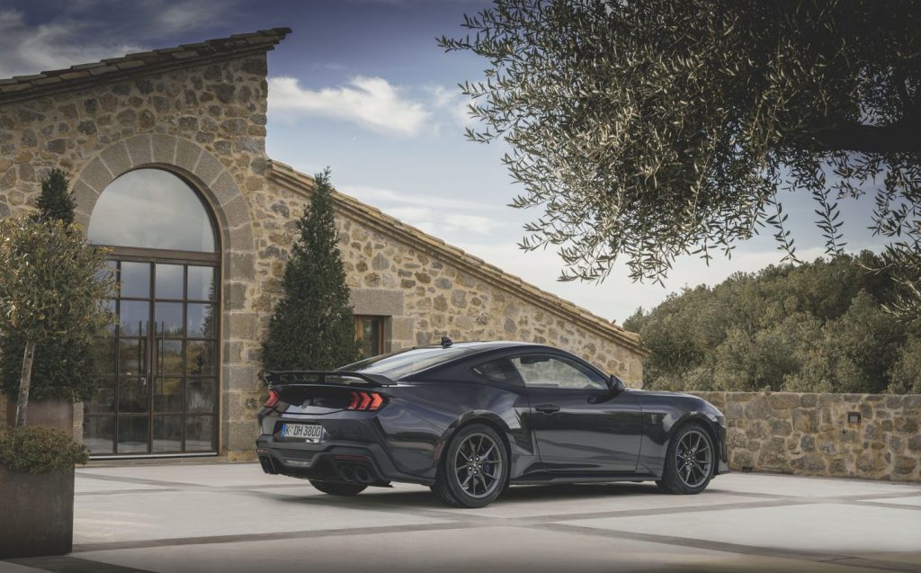 Ford Mustang Dark Horse