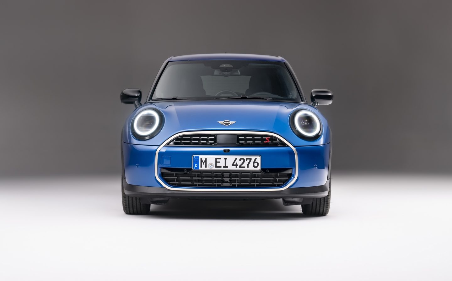 MINI-Cooper-S-5-door-blue-2024-002 - Driving.co.uk from The Sunday Times