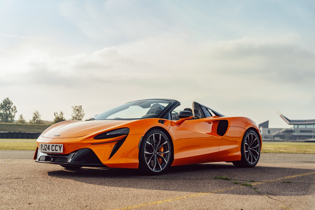 McLaren Artura Spider