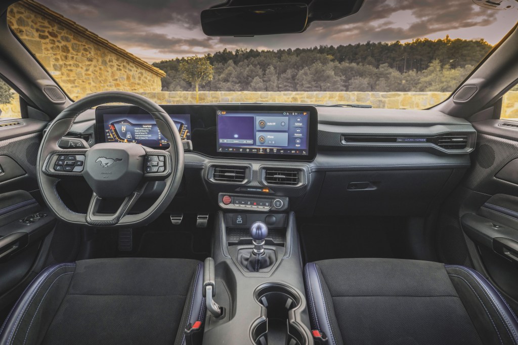 Ford Mustang Dark Horse interior