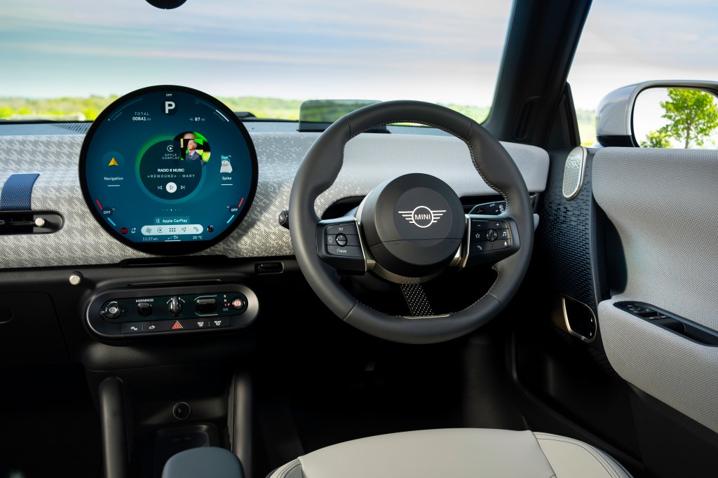 2025 Mini Cooper electric interior