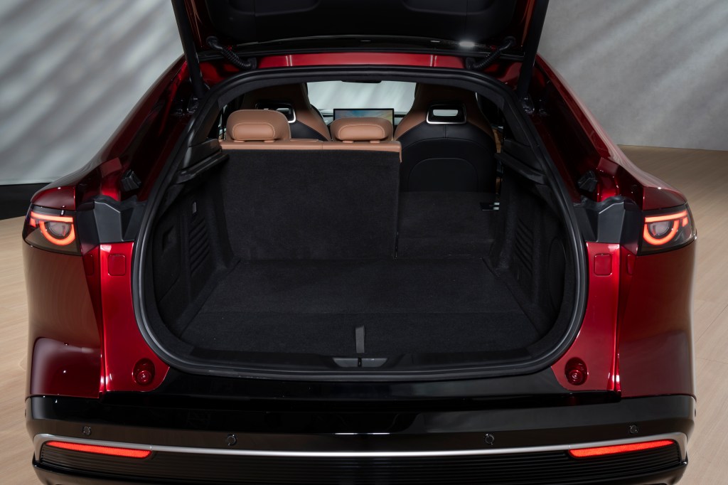 Mazda 6e boot space