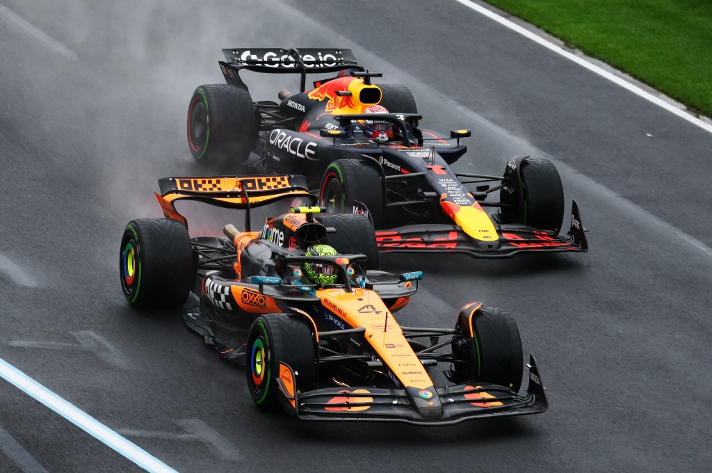 MELBOURNE, AUSTRALIA - MARCH 16: Lando Norris of Great Britain driving the (4) McLaren MCL39 Mercedes leads Max Verstappen of the Netherlands driving the (1) Oracle Red Bull Racing RB21 during the F1 Grand Prix of Australia at Albert Park Grand Prix Circuit on March 16, 2025 in Melbourne, Australia. (Photo by Clive Rose/Getty Images)